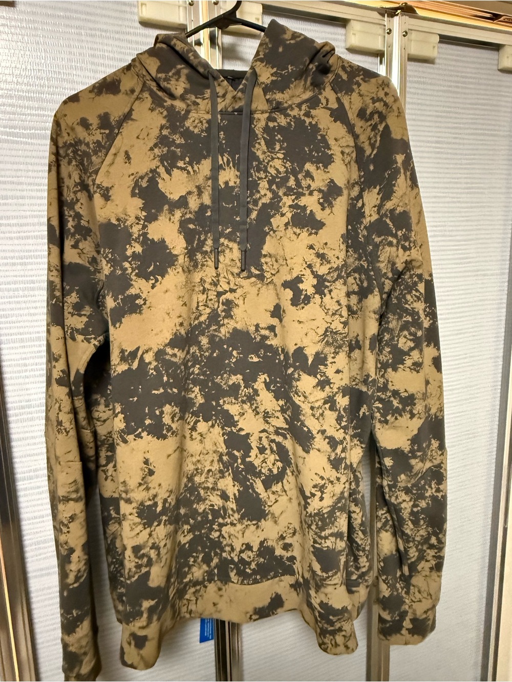 Lululemon Men's XL Tan & Black Tie-Dye Hooded Pullover Shirt